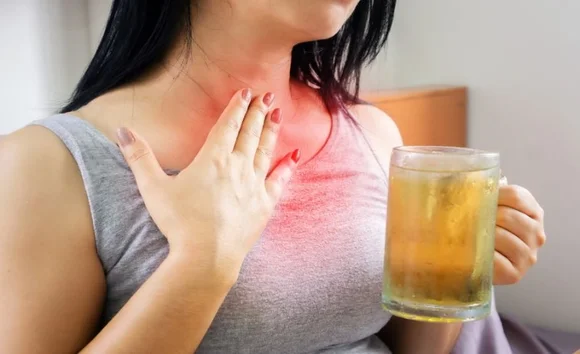 Khó nuốt, cảm giác nghẹn khi ăn: Nguyên nhân, cách xử lý và phòng ngừa 