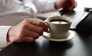 FTT_Uống cà phê mỗi sáng: Hệ tiêu hóa được gì và mất gì?