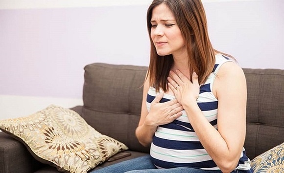 Vì sao bà bầu hay ợ nóng, đầy hơi? Cách giảm ngay mà không hại thai nhi 